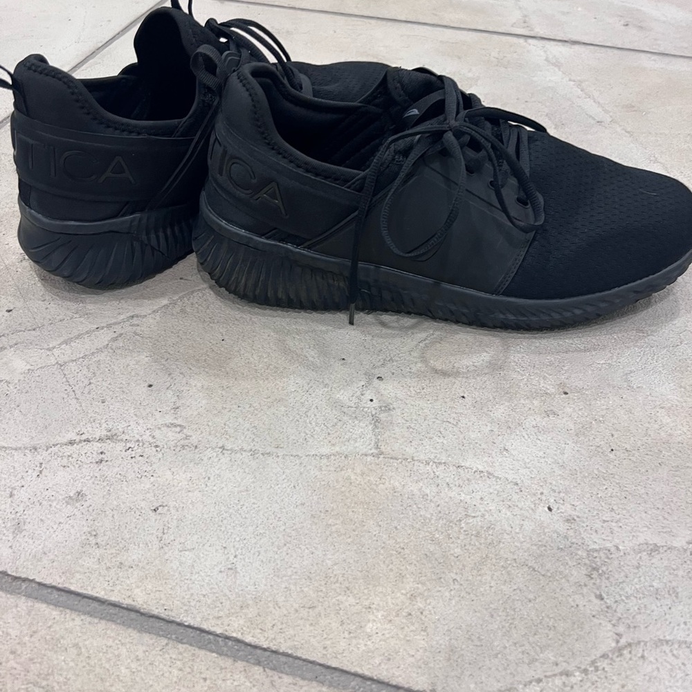 Nautical rainy sport black mono